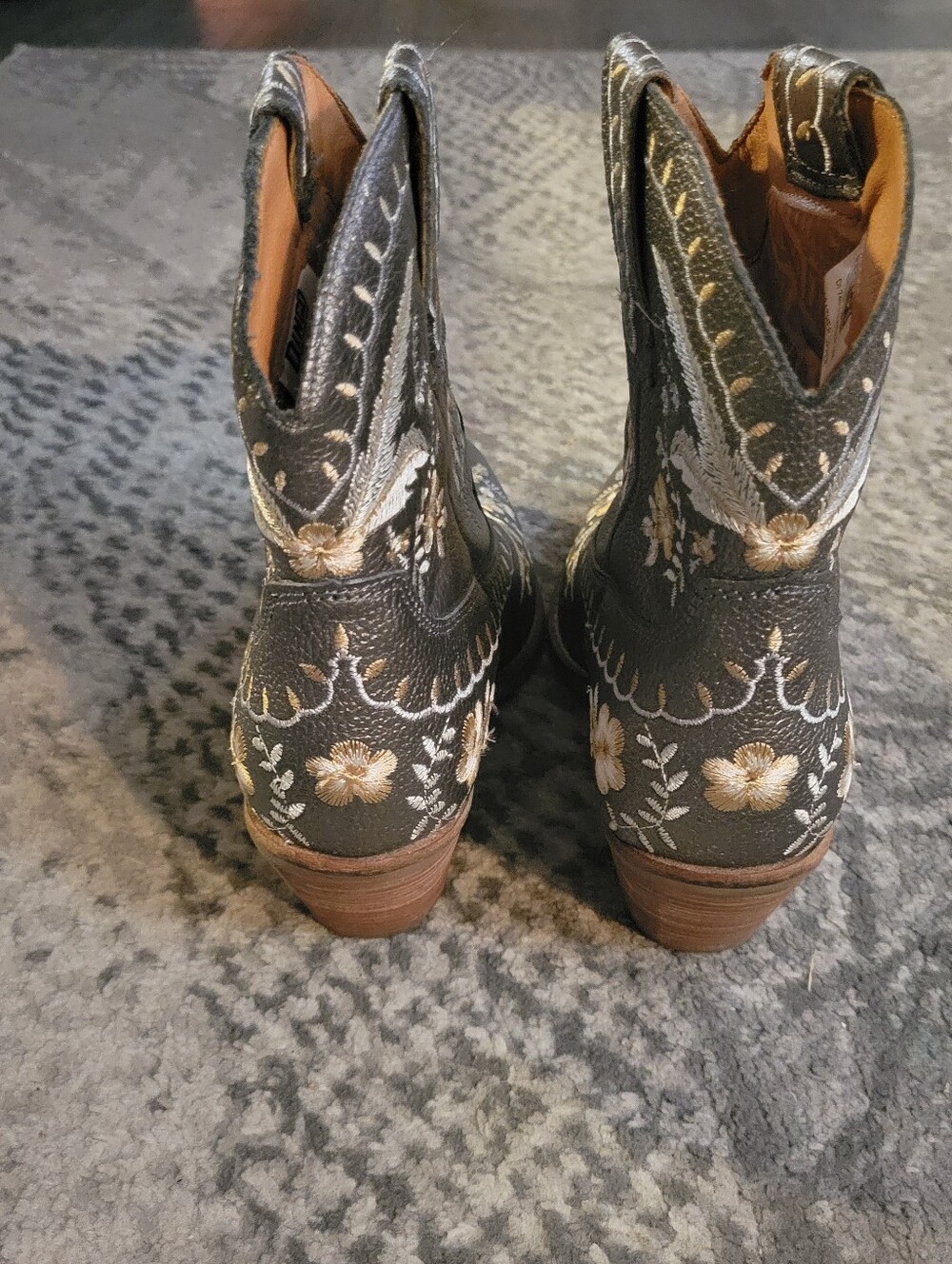 Dingo Primrose booties in pewter Size 9 - Picture 7 of 15